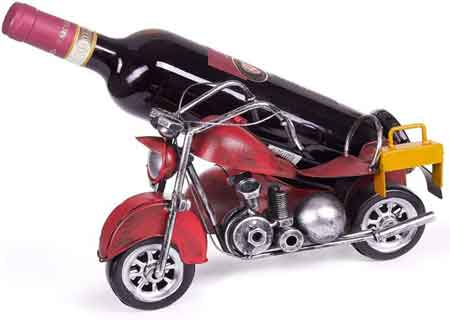 Porta botella de vino en una moto con sidecar. Mueble Auxiliar. Amazon.